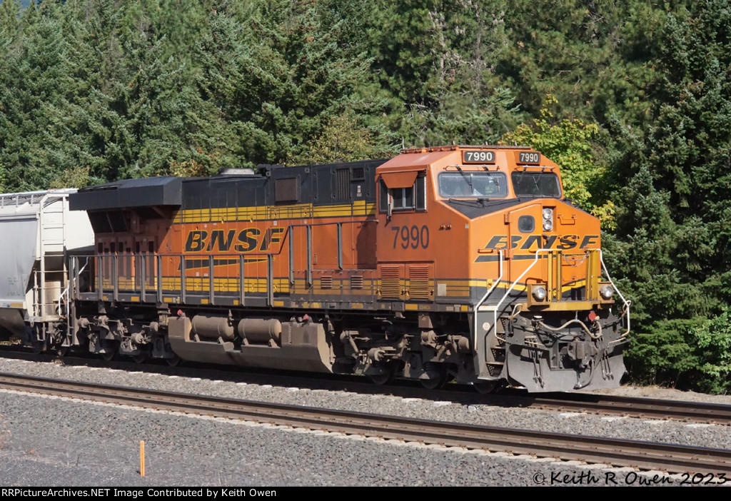 BNSF 7990